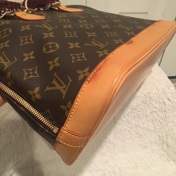 Louis Vuitton Monogram Alma PM handbag - Picture 16 of 16
